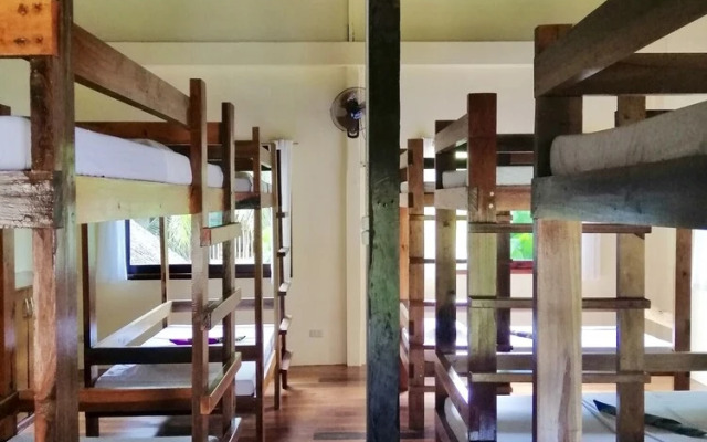 Ilakai Hostel - Adults Only