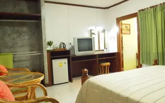 Baan Sala Lung Dam Resort