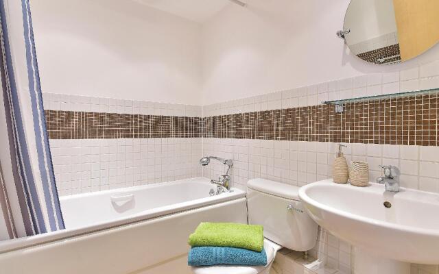 Waterside Níké Apartments