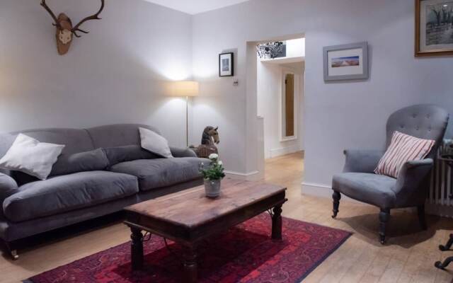 Homely 2 Bedroom Flat in North London