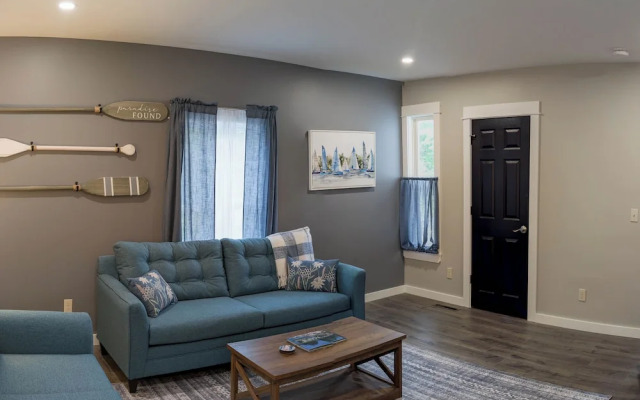 Newly Renovated Acadia Apartment Maple Street