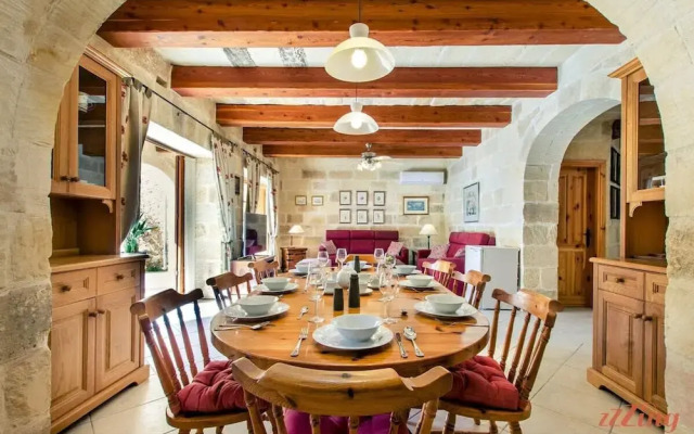 Grand Gozo Farmhouse With Games Room Pool
