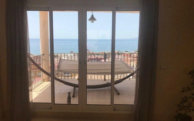 Rooms in Seafront Villa