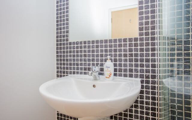 2 Bedroom Flat With Views of Arthurs Seat