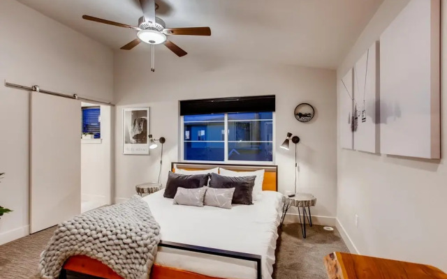 Old Town Swank - Brand New To Brewery District!