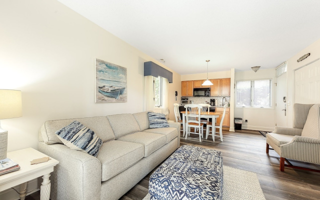 Grand Traverse Bay Lake View Condo 5682