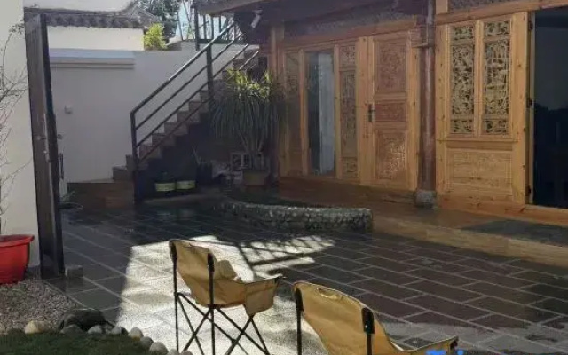 Qiuyan Homestay (Dali Erhai Lake Most Beautiful One Kilometer)