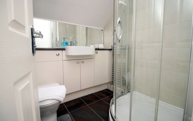 Becky's Bungalow by Tŷ SA - NEW Sleeps 8
