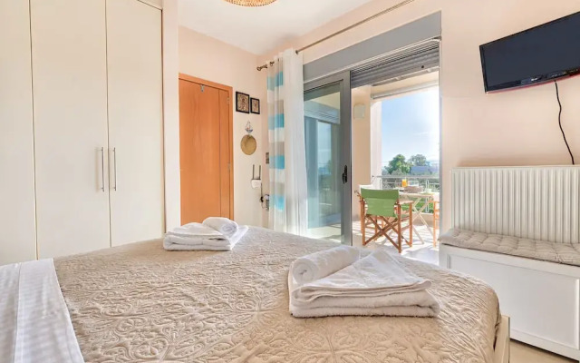 Elegant Maisonette Garden near Beach