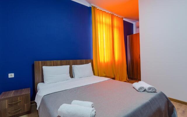 Komuna Hostel & Hotel