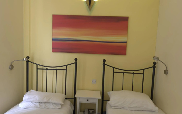 Manor Hotel