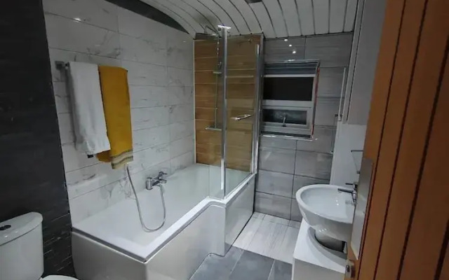 Cozy Blackpool Retreat With 3 Bedrooms