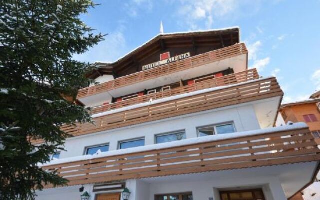 HOTEL ALPINA """" UPGRADE Alle Gäste vom Sommer 2020 wohnen im Haupt Hotel Desiree die Alpine SPA Lodge ist inklusive