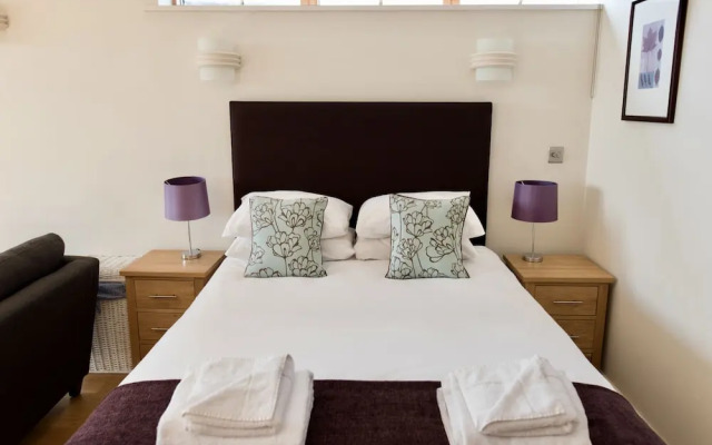 Your Space Apartments - Byron House