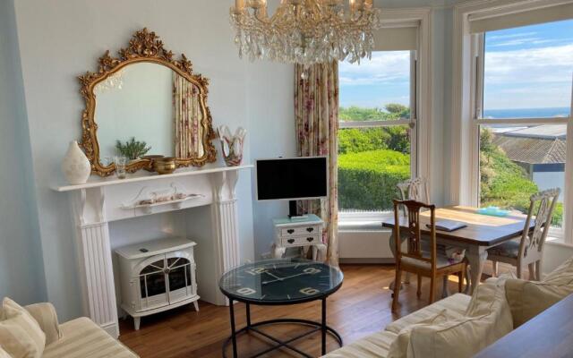 Flat 2, 1 Alexandra Gardens - Pet friendly