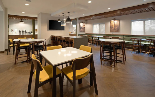 Fairfield by Marriott Inn & Suites Seattle Sea-Tac Airport