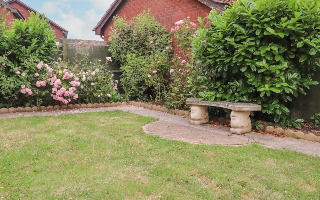 23 Wolsey Close