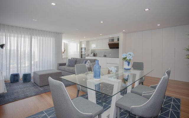 Liiiving - Luxury River View Apartment V