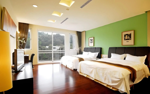 Sun Moon Lake Karuizawa Villa B&B