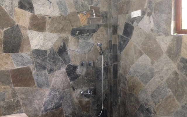 Hamadhi Guest