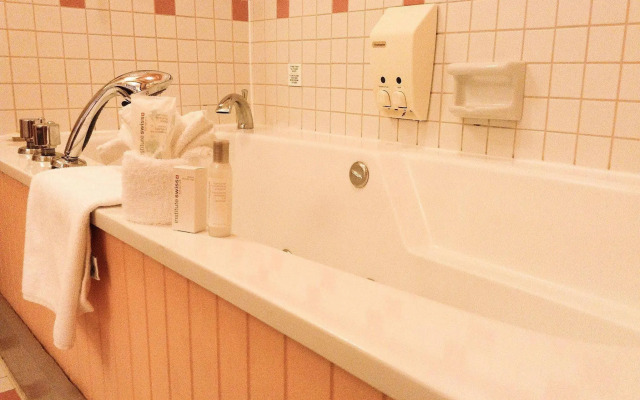 Bedford Regency Hotel