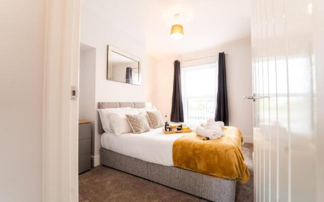 River View Home - 2 bed