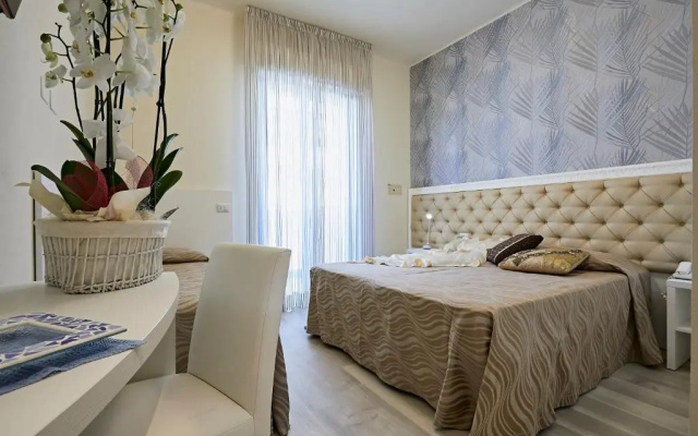 Hotel Athena