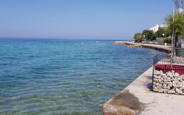 Rustic House Diklo 20m from the sea