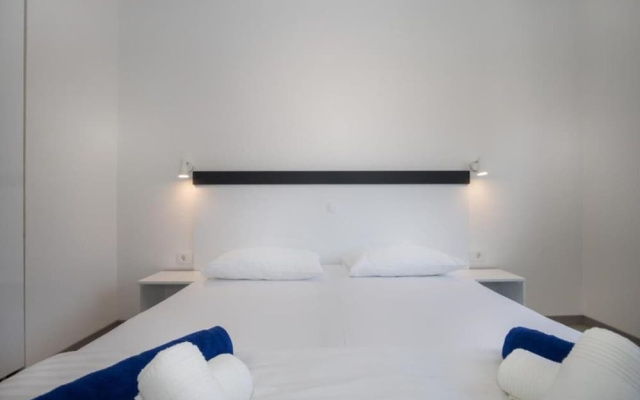 Apartments Jakov