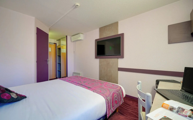 Brit Hotel Les Evens