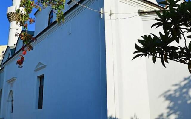 Hilaris Hotel