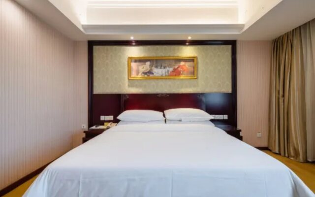 Vienna Classic Hotel (Kunshan Zhangpu Yindu Commercial Plaza)