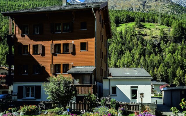 Haus Amour