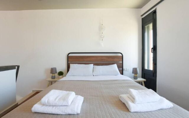Sunshine Apt- Unique Holidays by the Sea