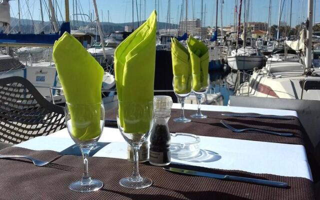 Appartement Le Lavandou, 2 pièces, 4 personnes - FR-1-251-345