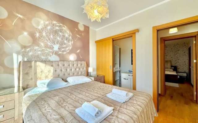 Sunset Poolside Retreat BlueH