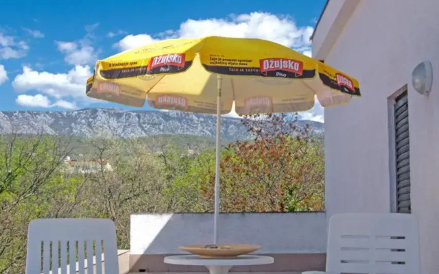 Three-Bedroom Apartment Jadranovo with an Outdoor Swimming Pool 08