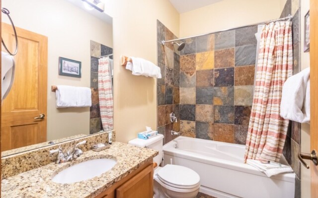 Arapahoe Lodge #8102 by Summit County Mountain Retreats