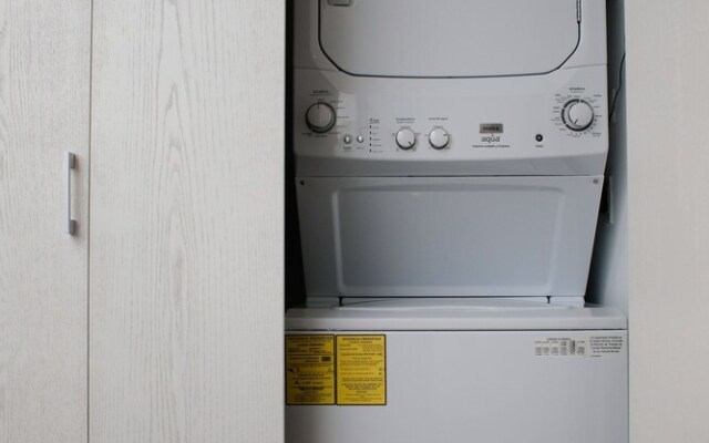 Luxury 3 Bdr Near the Beach - 300meg