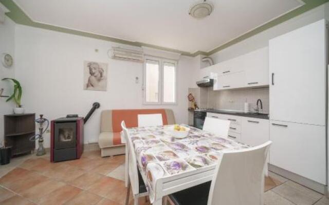 Apartment Švrćo