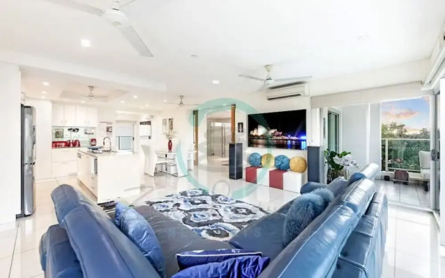 ZEN TREE BLOSSOM - 3BR Luxury Apartment