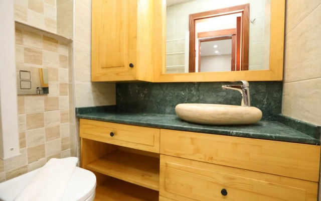 House Near Trendy Attractions and Close to Taksim