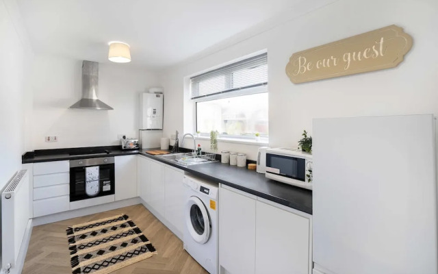 Modern - 2 Bed - Free Parking