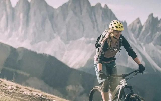 Pond View Modern Retreat