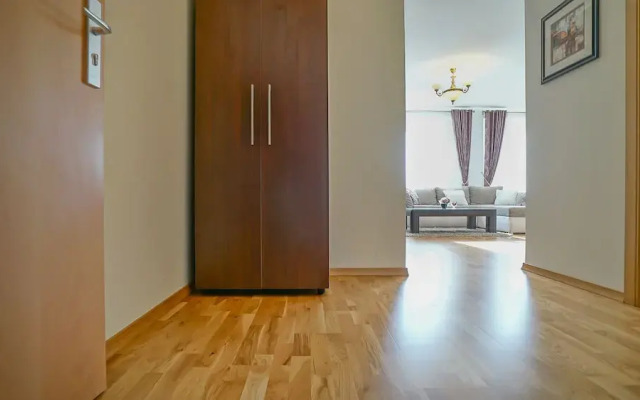 CN2i Luxury Accommodation GM