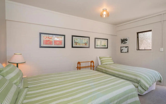 Relax On Courtney - Pauanui Holiday Home