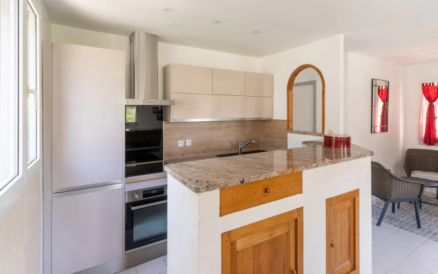 Cosy Holiday Home in Minerve With Garden