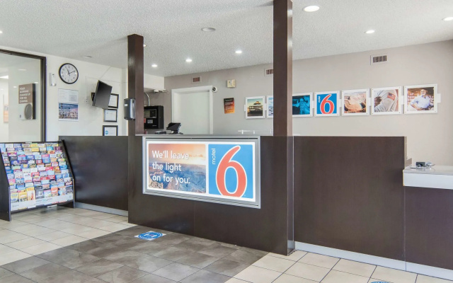 Motel 6 Addison, TX - Dallas