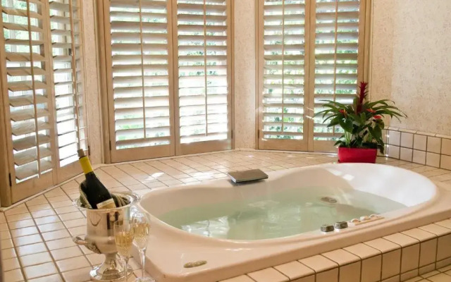 Cheshire Cat Inn & Cottages