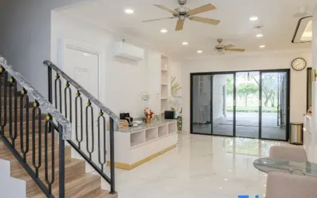 Urbanview Kencana Residence near Pakuwon Mall Surabaya